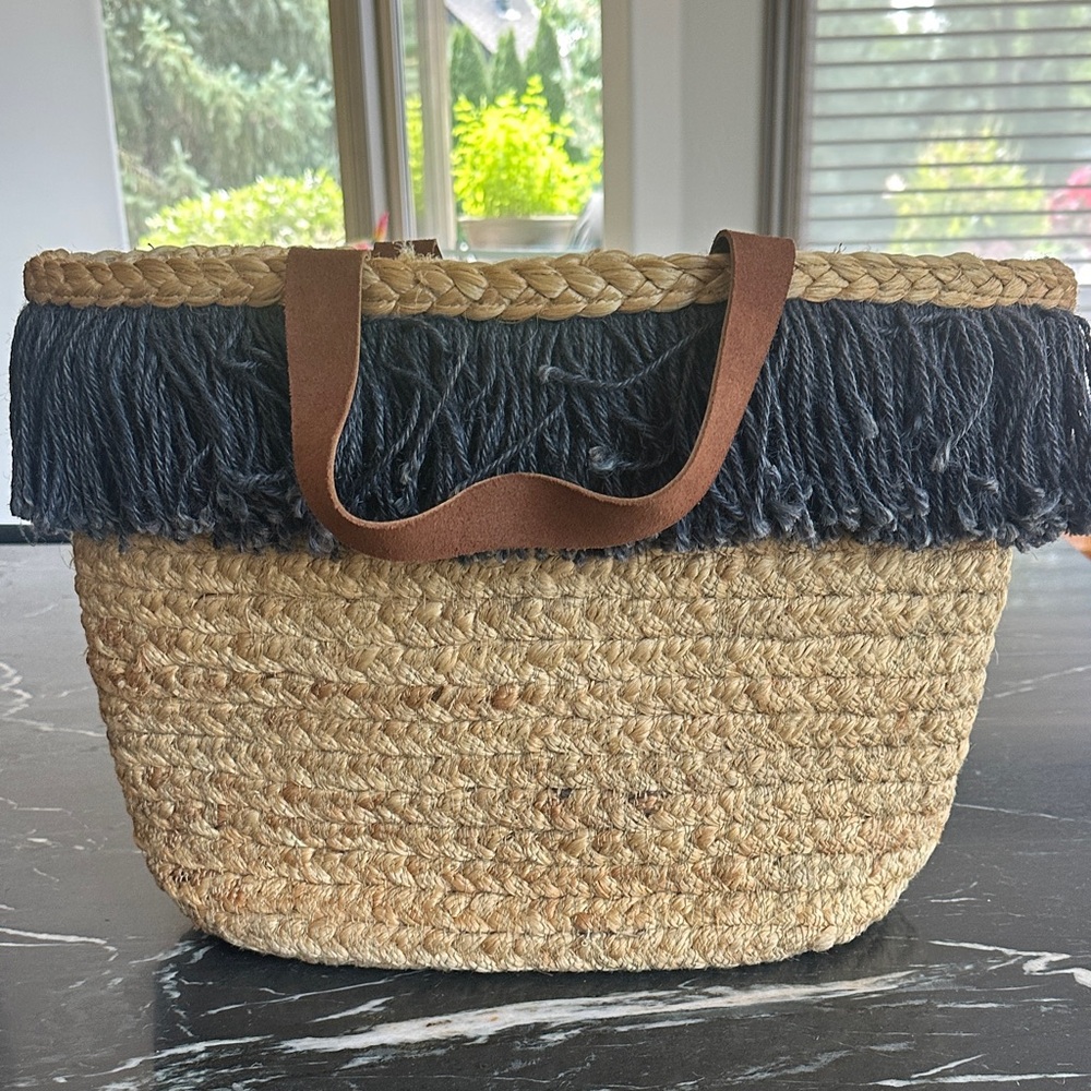 Woven Jute Woven Tote with Fringe